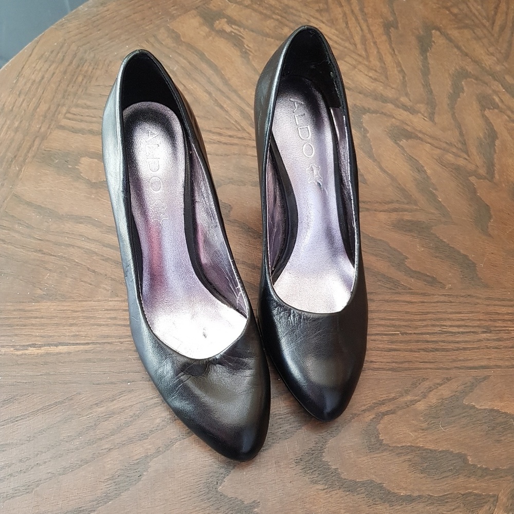 Aldo pointy leather pumps sz 6